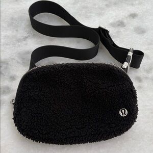 Lululemon Belt Bag in Black Sherpa